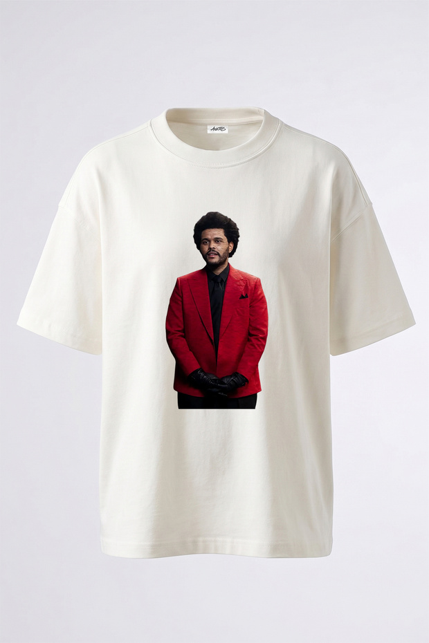 تي شيرت أبيض كبير الحجم مطبوع بتصميم The Weeknd_21