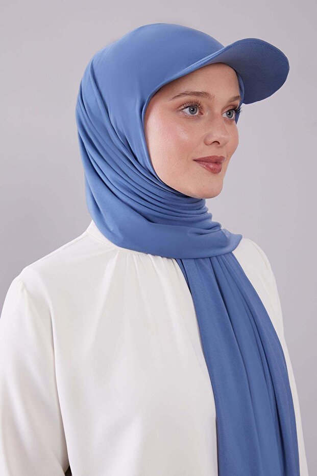 شال إنديجو العملي مع قبعة