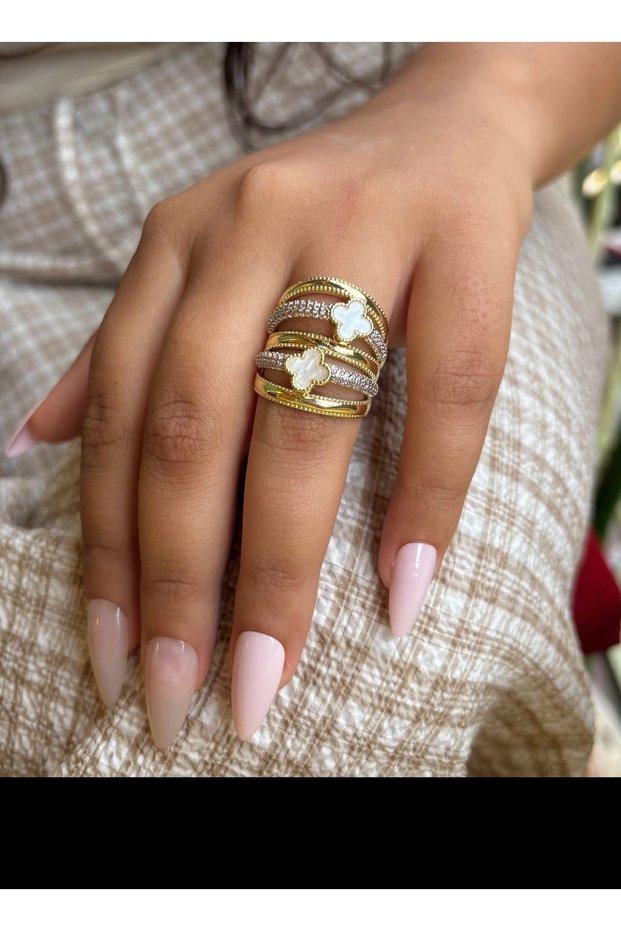 Gold Flower Detail Zircon Stone Women's Ring