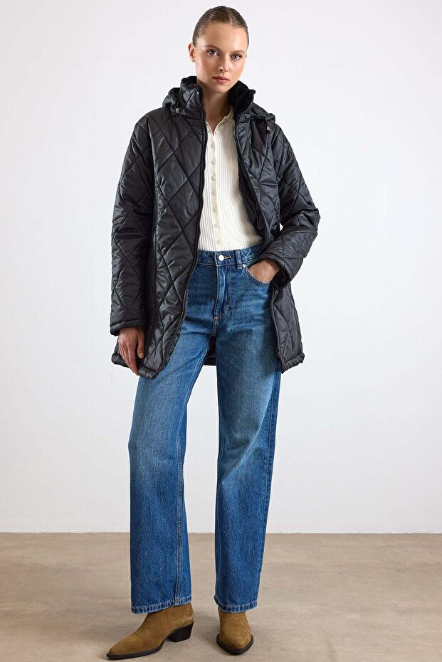 Large Size Quilted Coat with Detachable Fur Collar and Hood Black 6902
