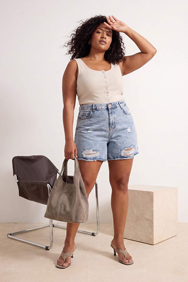 Açık Mavi Yırtıklı Lastikli Yüksek Bel Mini %100 Pamuk Non-Stretch Denim Şort TBBSS26AP00014 - 2