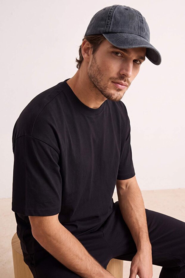 Siyah 3'lü Regular/Normal Kesim T-Shirt, Eşofman Altı, Şort Eşofman Takımı TMNSS25EM00001 - 3