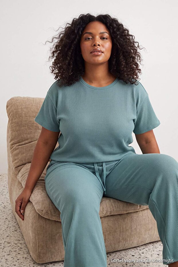 Yeşil Bel Bağlama Detaylı Waffle Örme Pijama Takımı TBBAW27AI00019