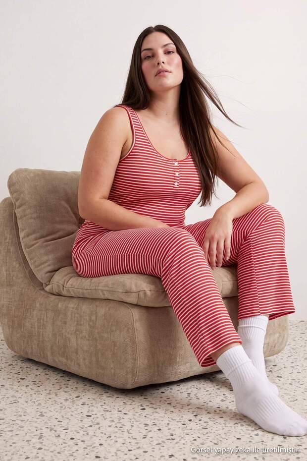 Kırmızı Çizgili Askılı Beli Lastikli Örme Büyük Beden Pijama Takımı TBBAW27AI00042