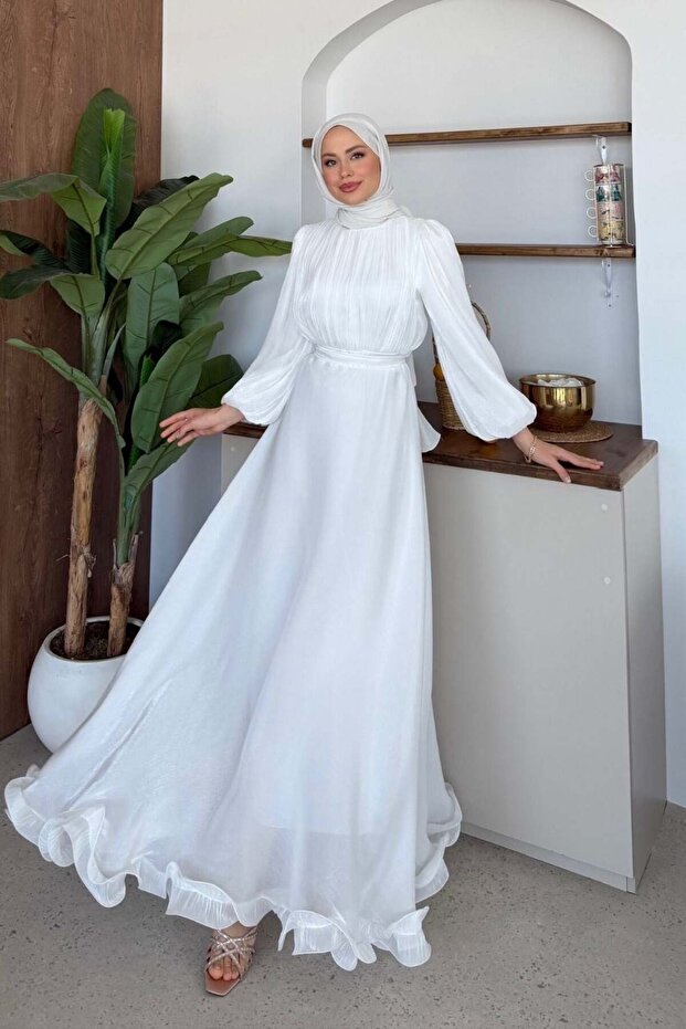 فستان سهرة أبيض من تشيمين