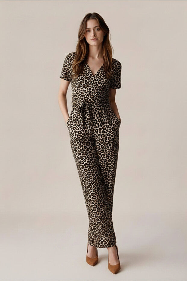 Women's Crepe Jumpsuit with Belt and Zipper - Leopard