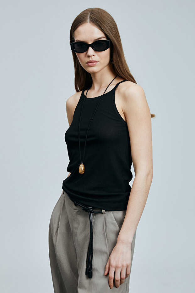 Isla Women's Sleeveless T-Shirt Black