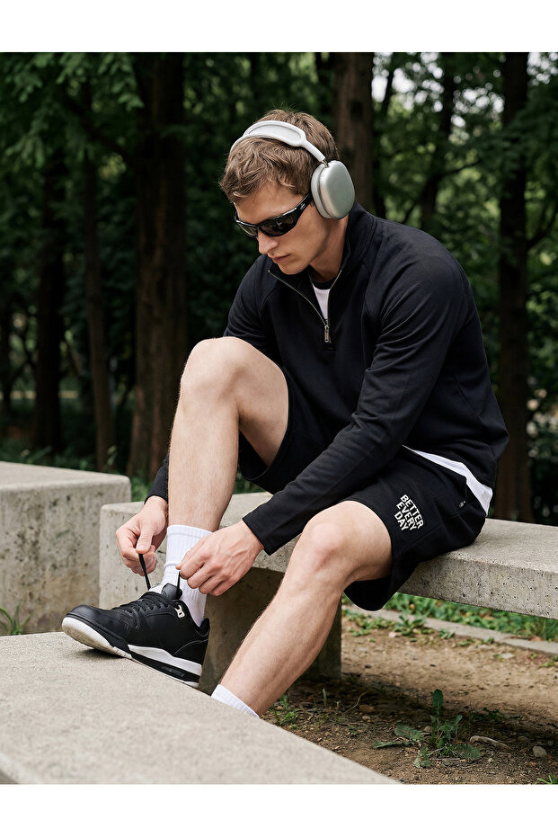 Straight Fit Belted Lace-Up Printed Sports Shorts