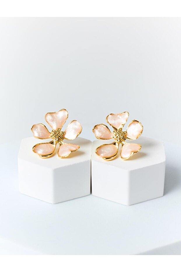 Elegant Earrings with White Flower Figures