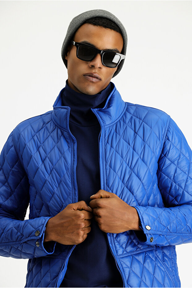 Mock Neck Pocketed Zippered Windproof Quilted Sports Coat