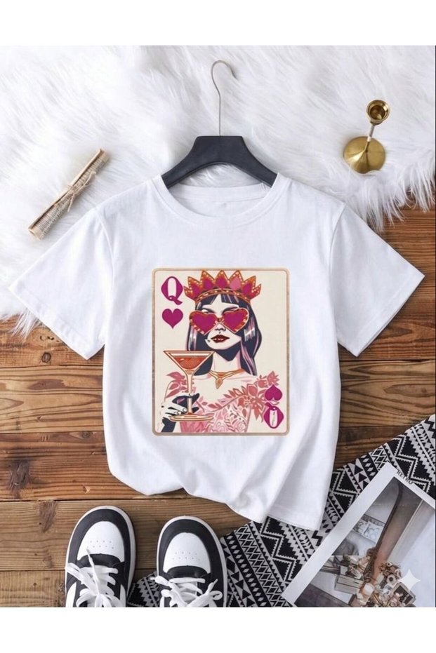 Unisex Kupa Kizi Queen Card Themed Crewneck T-Shirt