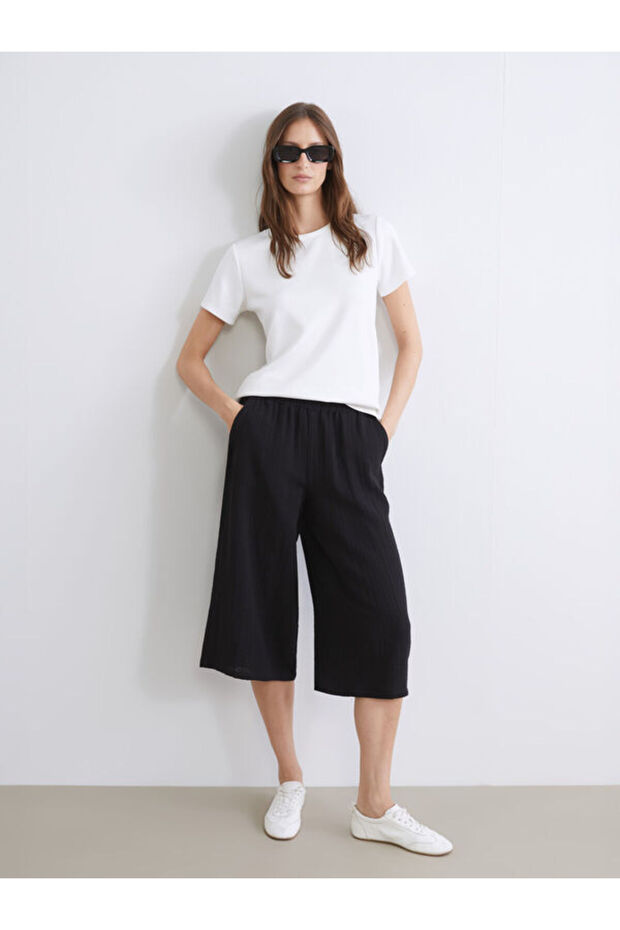 Women's Capri with Elastic Waist