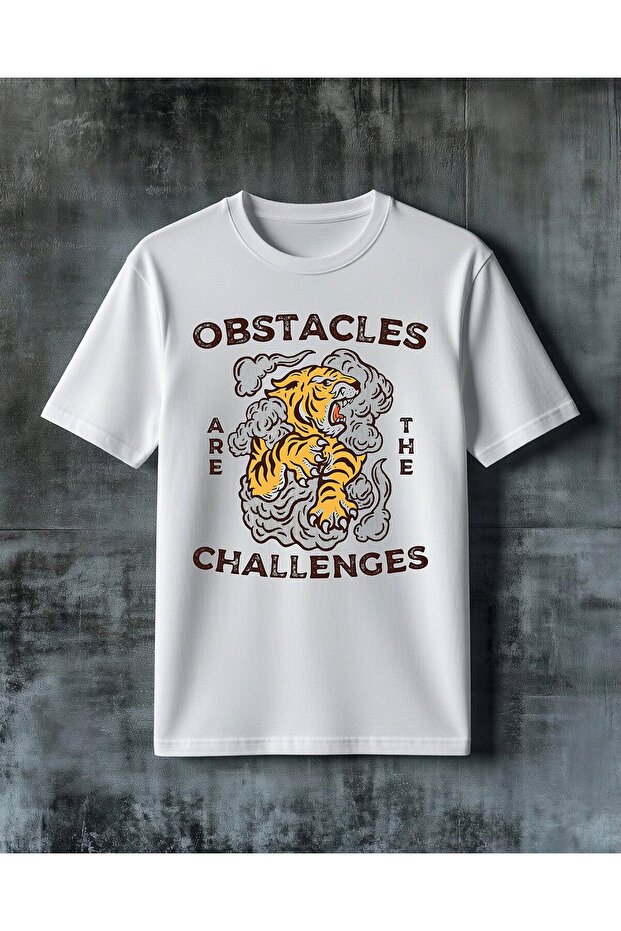 تي شيرت كبير الحجم مطبوع عليه عبارة "obstacles tiger"