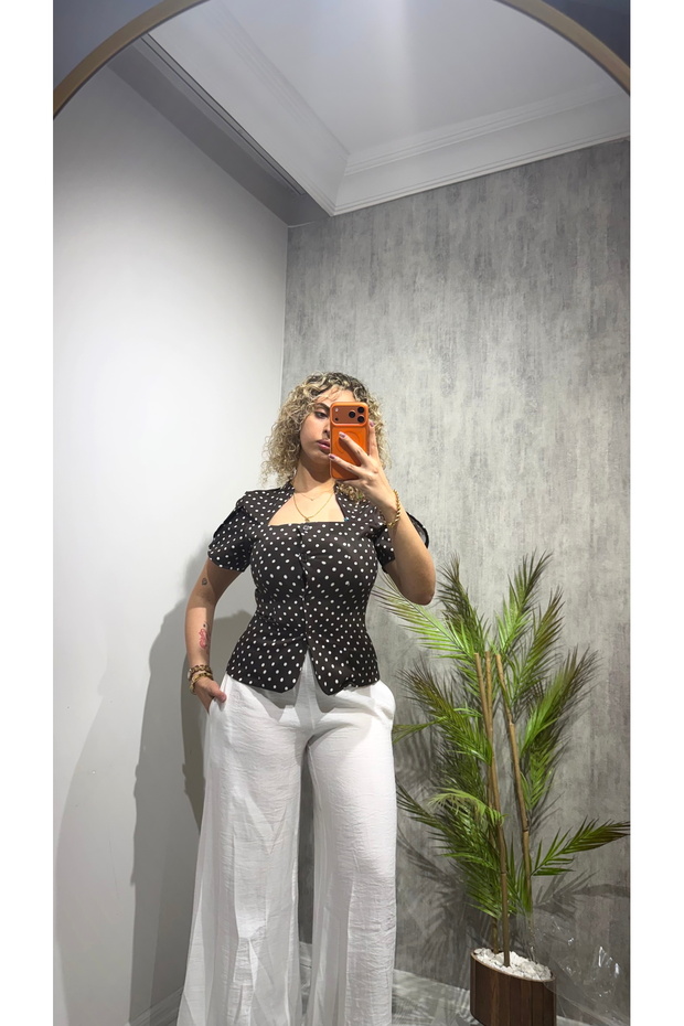 Women's Polka Dot Low-Cut Retro Blouse - Window Collar Short Sleeve