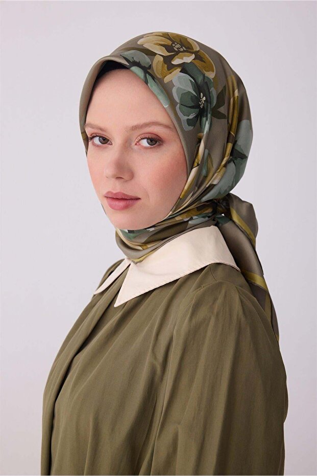 وشاح تيفيل الحريري 4330D E26YA4330D01-81