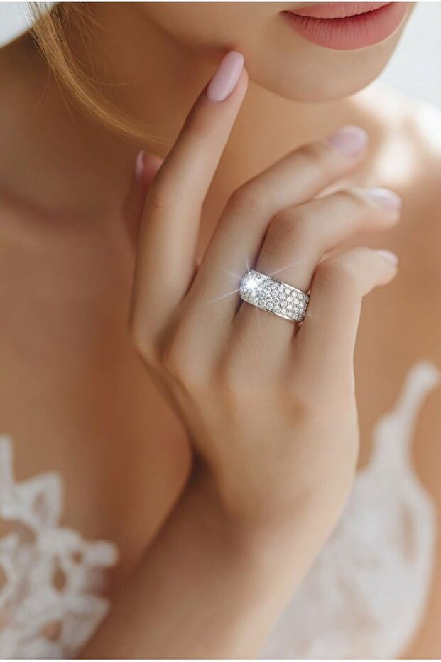 Number 6 Zircon Stone Patterned Luxury Ring