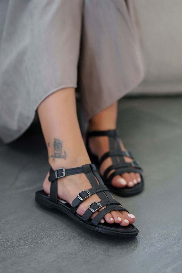 Bilbao women's buckled genuine leather sandals - black