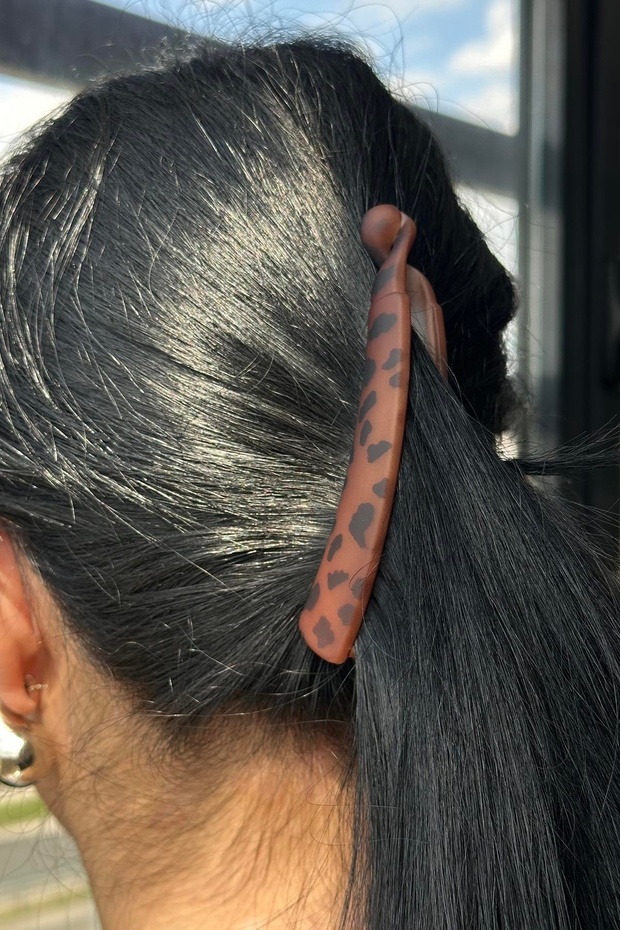 Brown Leopard Pattern Mica Banana Hair Clip - Flexible and Durable Hair Accessory
