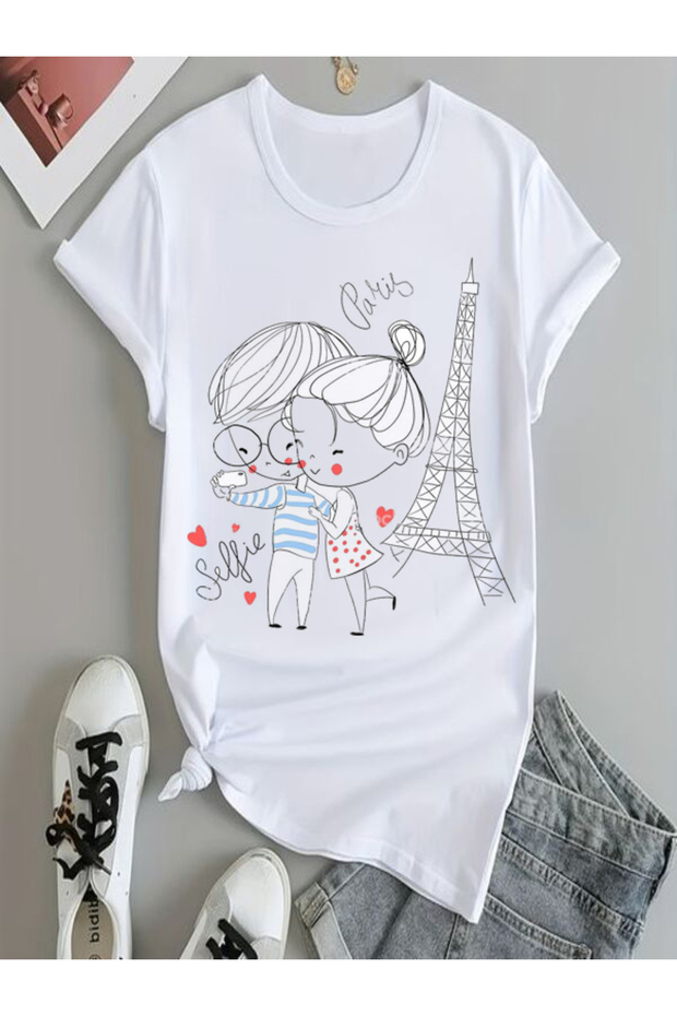 Cute Couple and Eiffel Tower Printed T-Shirt