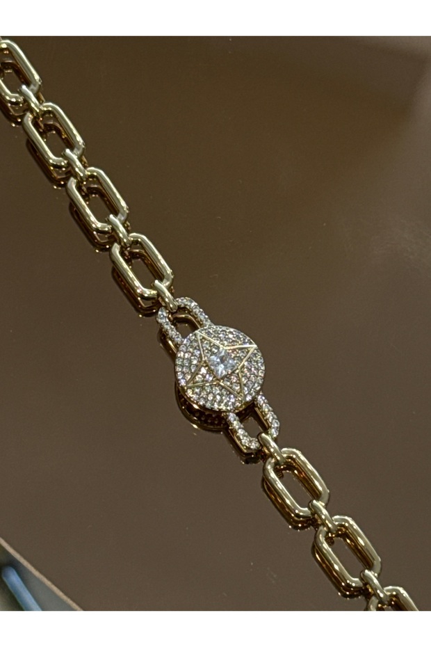 Round Plate Star Detailed Bracelet