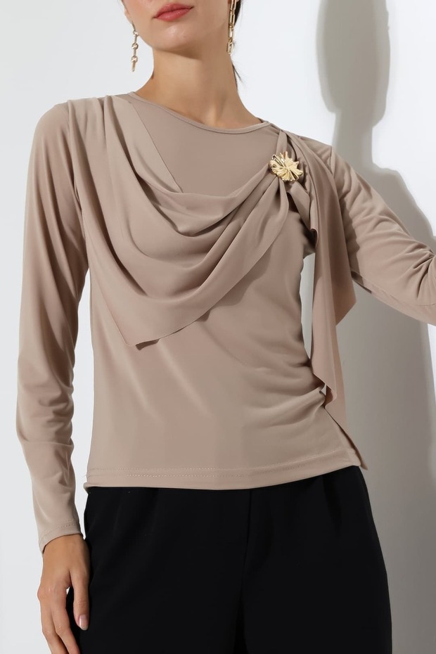 Women's Sandy Brooch Detailed Draped Blouse