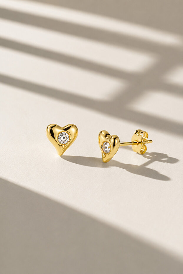 Minimal Zircon Stone Heart Model Earrings