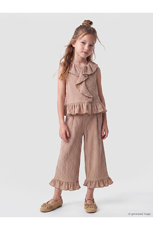 Trendlucky Girls' Undershirt with Oval Neckline and Flounces