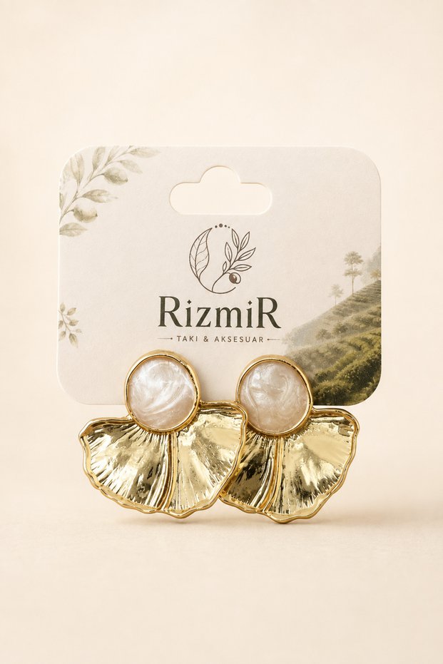 Women's Detailed Gold Fan Shape Earrings