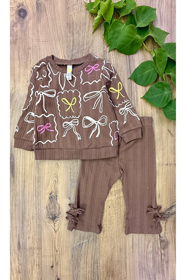 Seasonal bow patterned set for babies