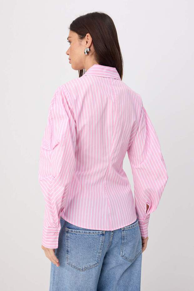 Pembe-Çok Renkli Balon Kol Detaylı Bele Oturan Asimetrik Fitted Gömlek TWOSS25GO00155 - 4