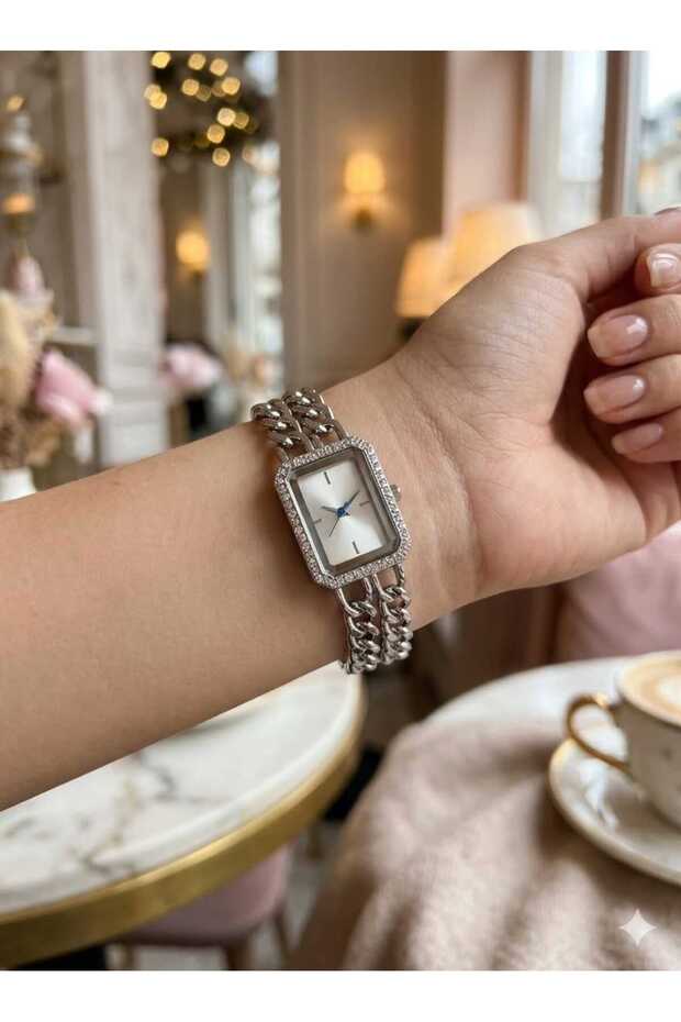 Chain Cord Stone Case Women's Wristwatch