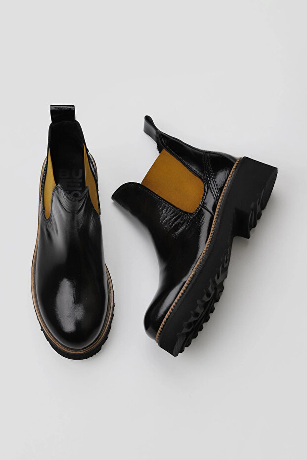 Black Wrinkled Patent Leather Women's Flat Boots 01Wt0801