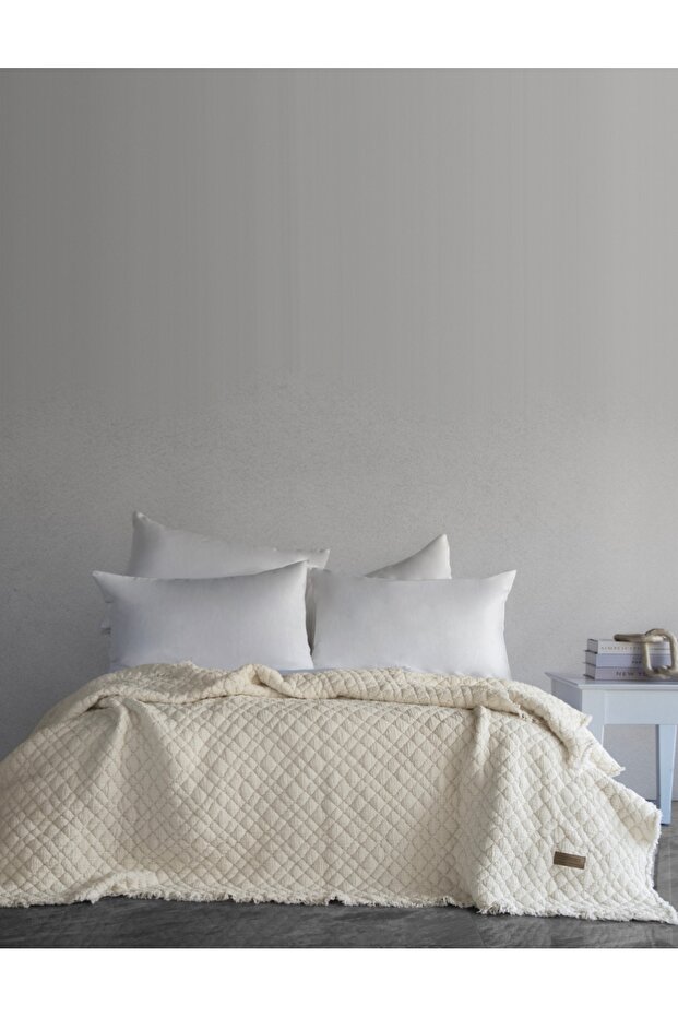 Cedric Filled Washable 100% Cotton Double Bedspread & Pike 230X240 cm Cream