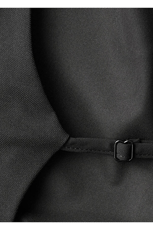 Gerafftes Kleid mit Neckholder-Ausschnitt - 8