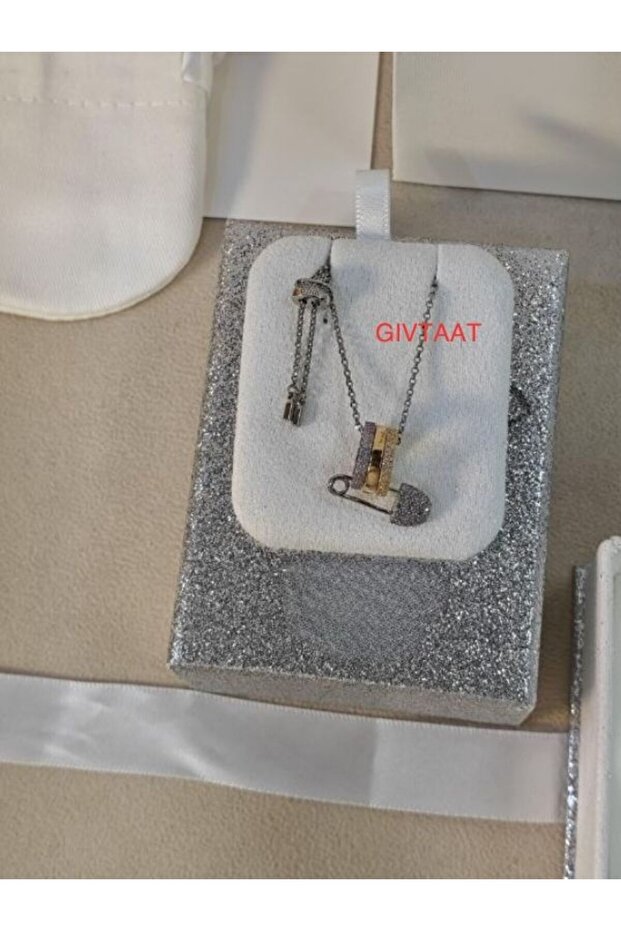 Chain with Accessories - 6