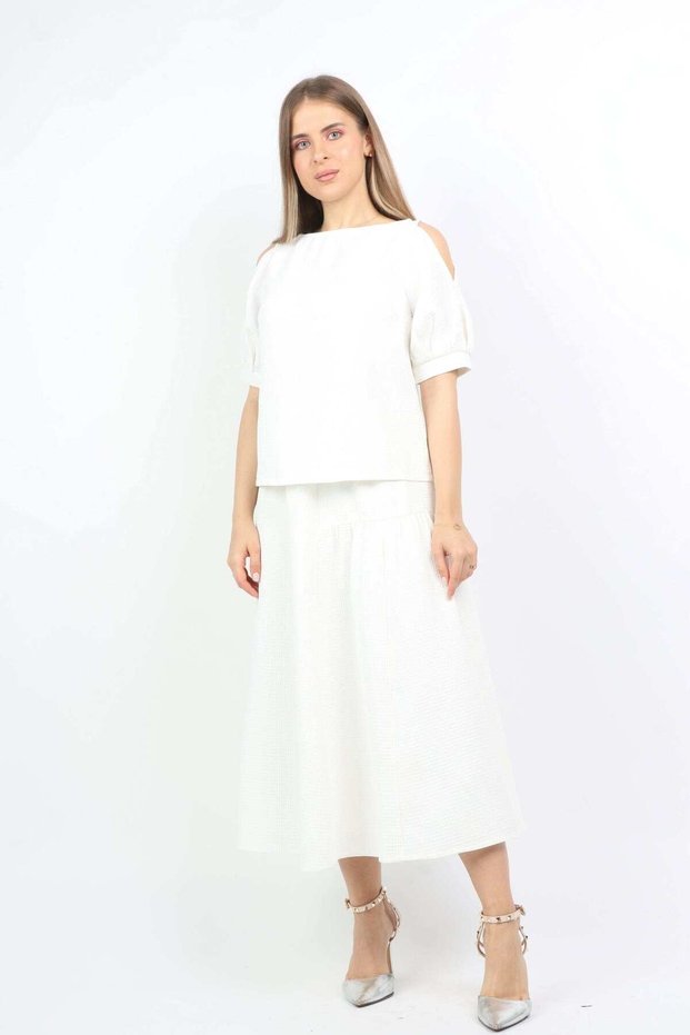 Solid Cold-Shoulder Top