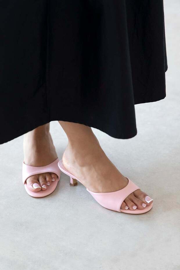 Denis Women's Heeled Leather Sandals Powder