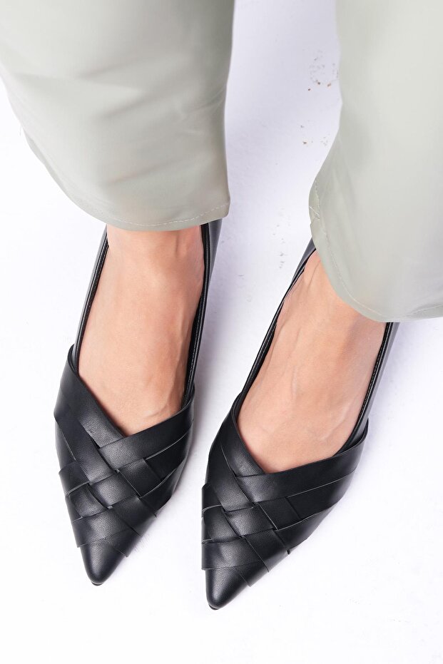Peyton Black Color Pointed Toe Women's Low Heel Shoes