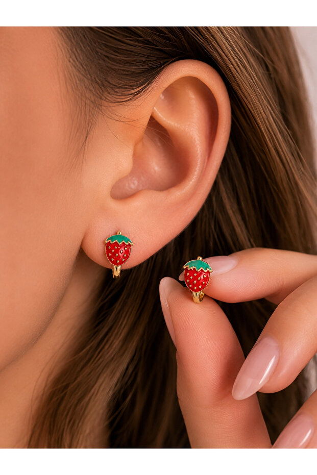 Tiny Xuping Kids' Earrings with Strawberry Figures – Adorable Summer Design