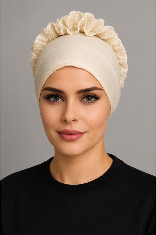 قبعة مزينة بالكشكشة للنساء المحجبات