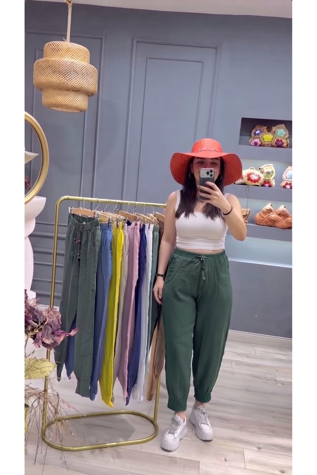 Women's Muslin Pleated Trousers, Comfortable Fit, Elastic Waist, Lace-Up, Pocketed, Casual Trousers