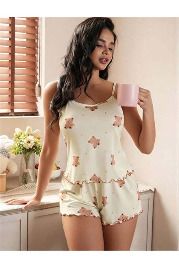 طقم بيجامة من أرياس كلوست بتصميم دب وشريط مزين بالزهور مع شورت