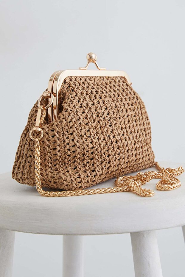 Scholarship Straw Handbag with Chain Strap