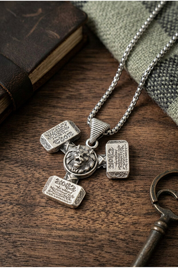 Minimalist Style Stainless Steel Men's Necklace with Lion Figure