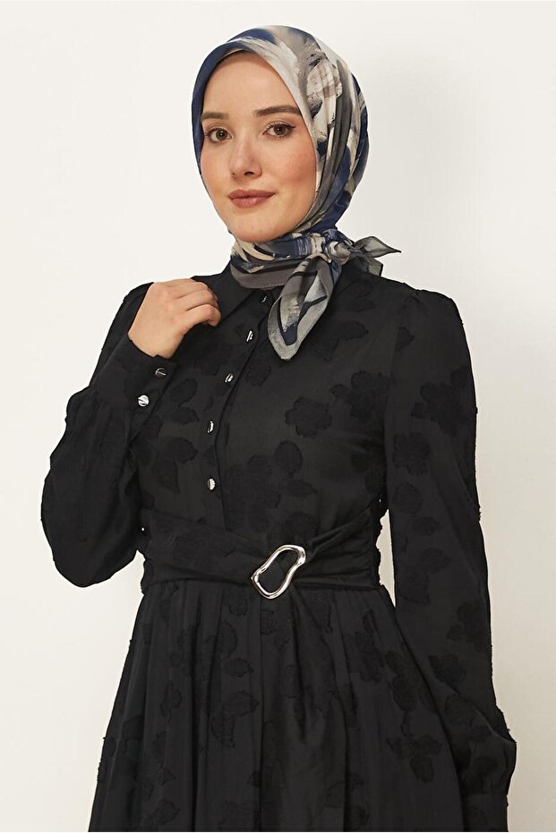 وشاح منقوش 8625