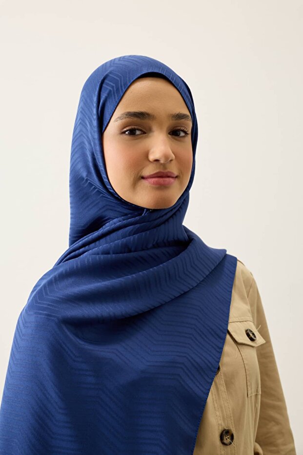 Zigzag Pattern Silky Jacquard Shawl - 3