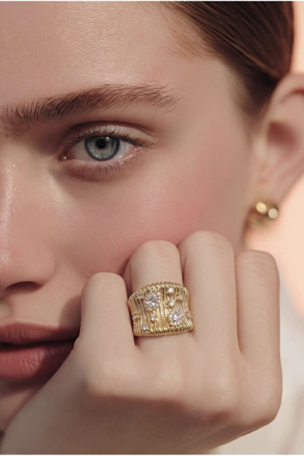 Luxury Adjustable Ring with Stone Pattern