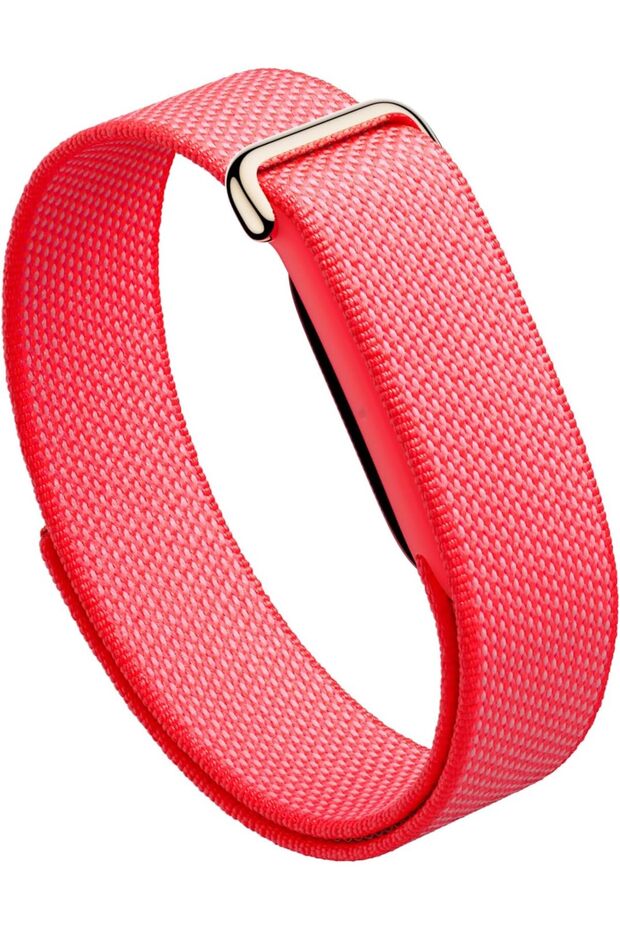 Fitbit Air - Screenless Activity Tracker with Fitness, Heart Rate, and Sleep Tracking - Personalized AI-Powered Coaching - Up to 7 Days’ Battery Life - Works with iOS and Android - Berry