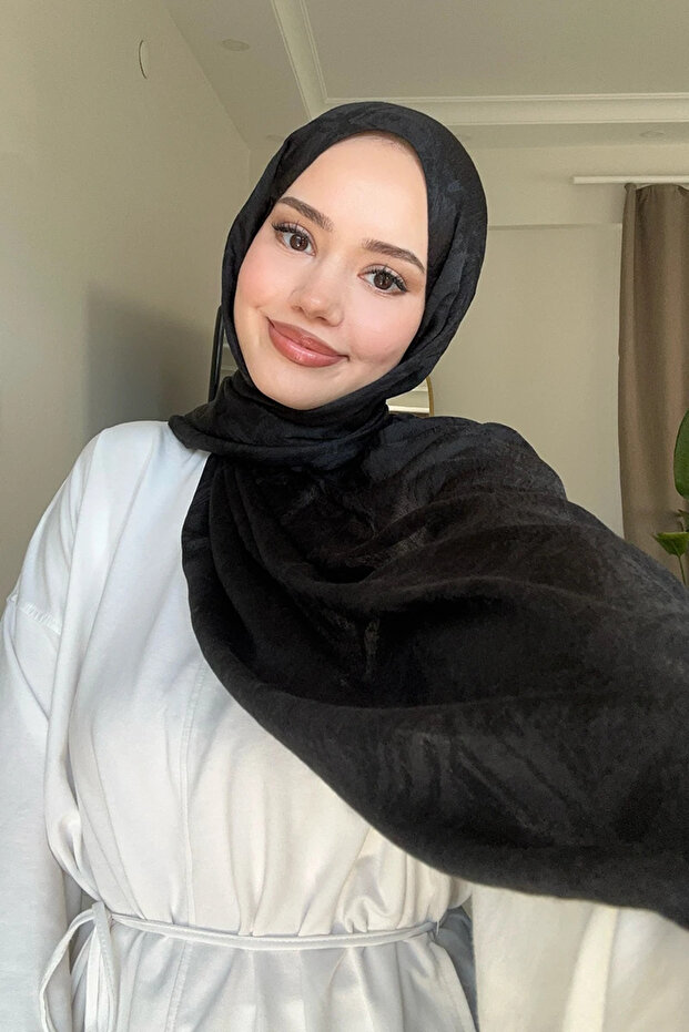 شال جاكار فاخر لامع - أسود