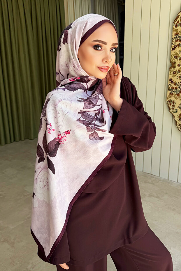 شال وايلد روز أكوا ناعم الملمس بنمط نباتي أنيق
